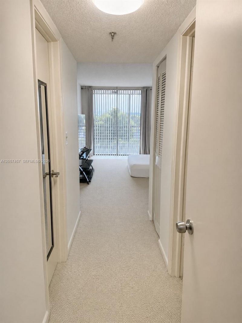 20840 San Simeon Way , Unit 308, Miami, FL 33179 Photo