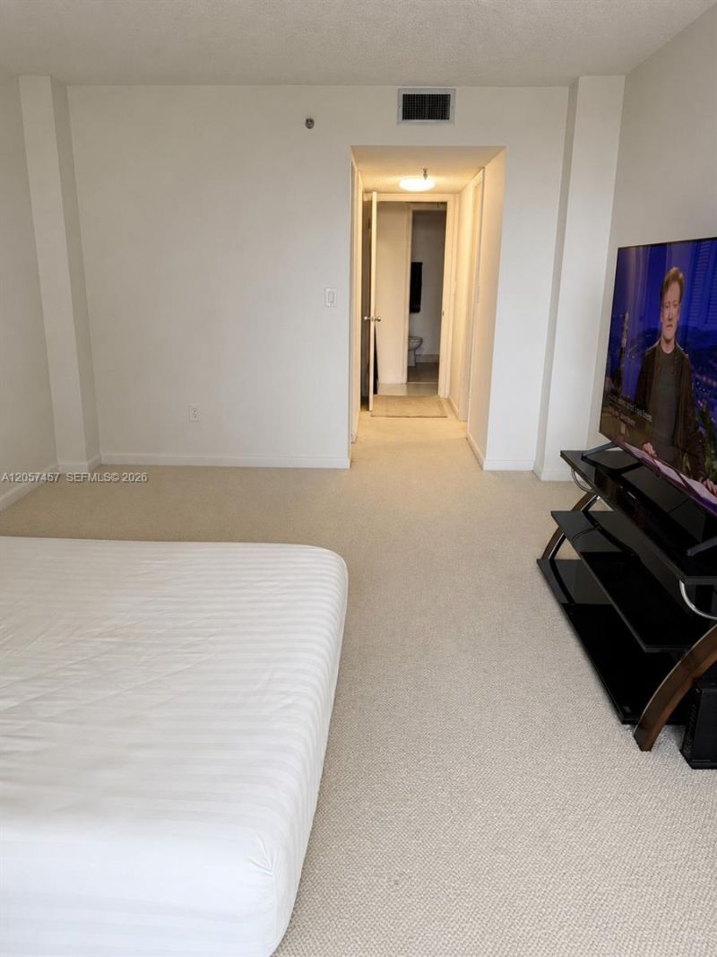 20840 San Simeon Way , Unit 308, Miami, FL 33179 Photo