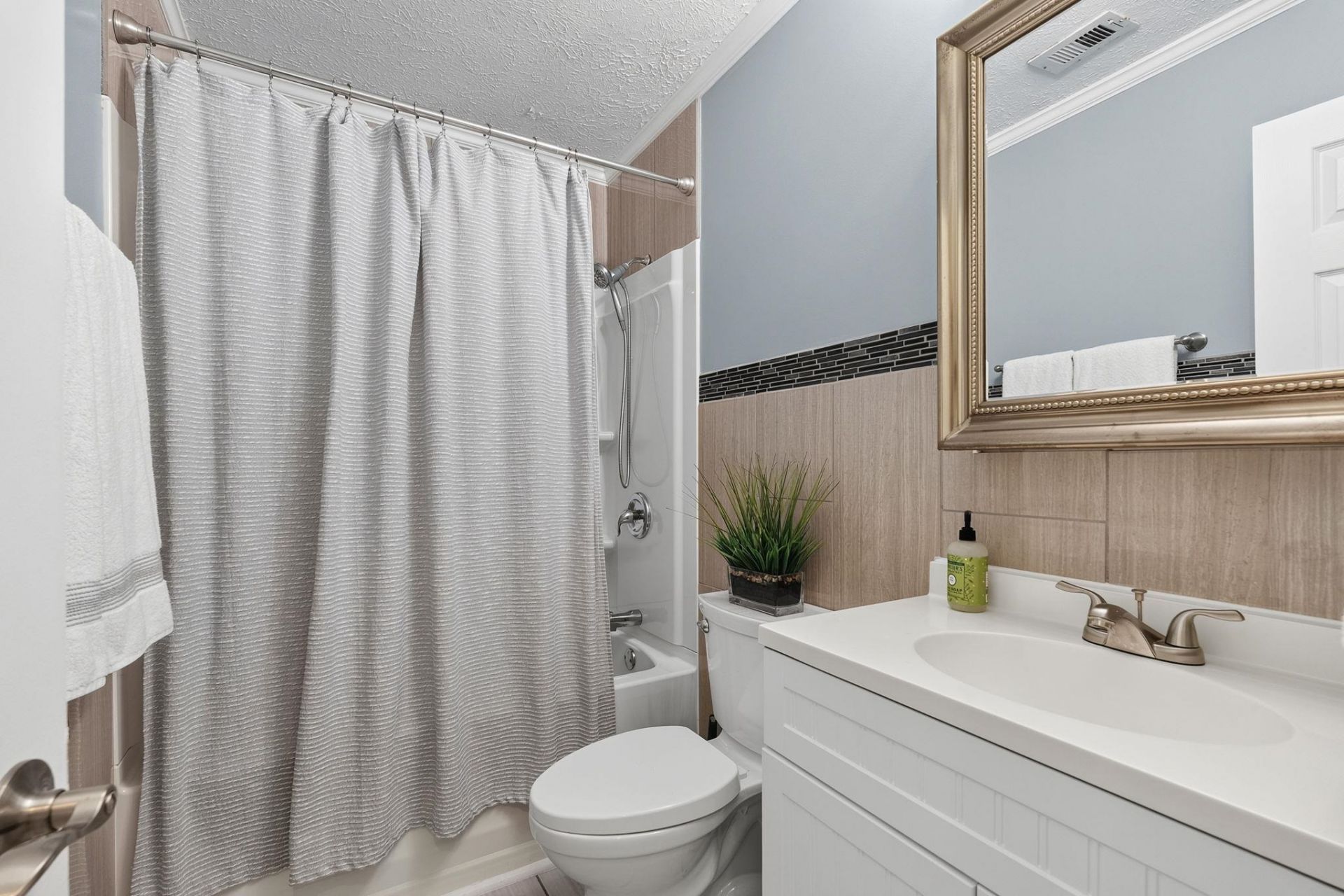 106 Partridge Berry Rd.  Photo 22