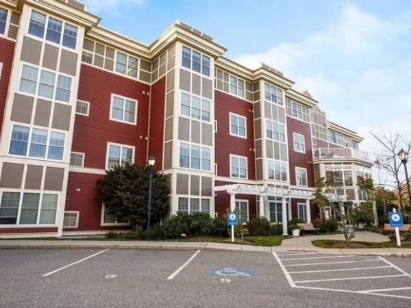 35 Commonwealth Ave, Unit 110, Newton, MA 02459