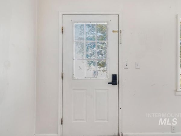 2449 Idaho Ave, Hollister, ID 83301