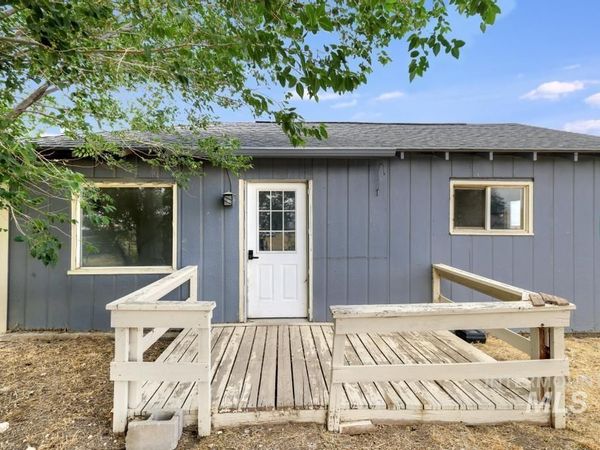 2449 Idaho Ave, Hollister, ID 83301
