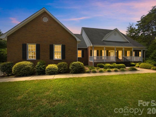 182 Robert Drive , Statesville, NC 28625