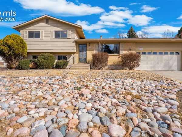 3325 Raindrop Drive, Colorado Springs, CO 80917
