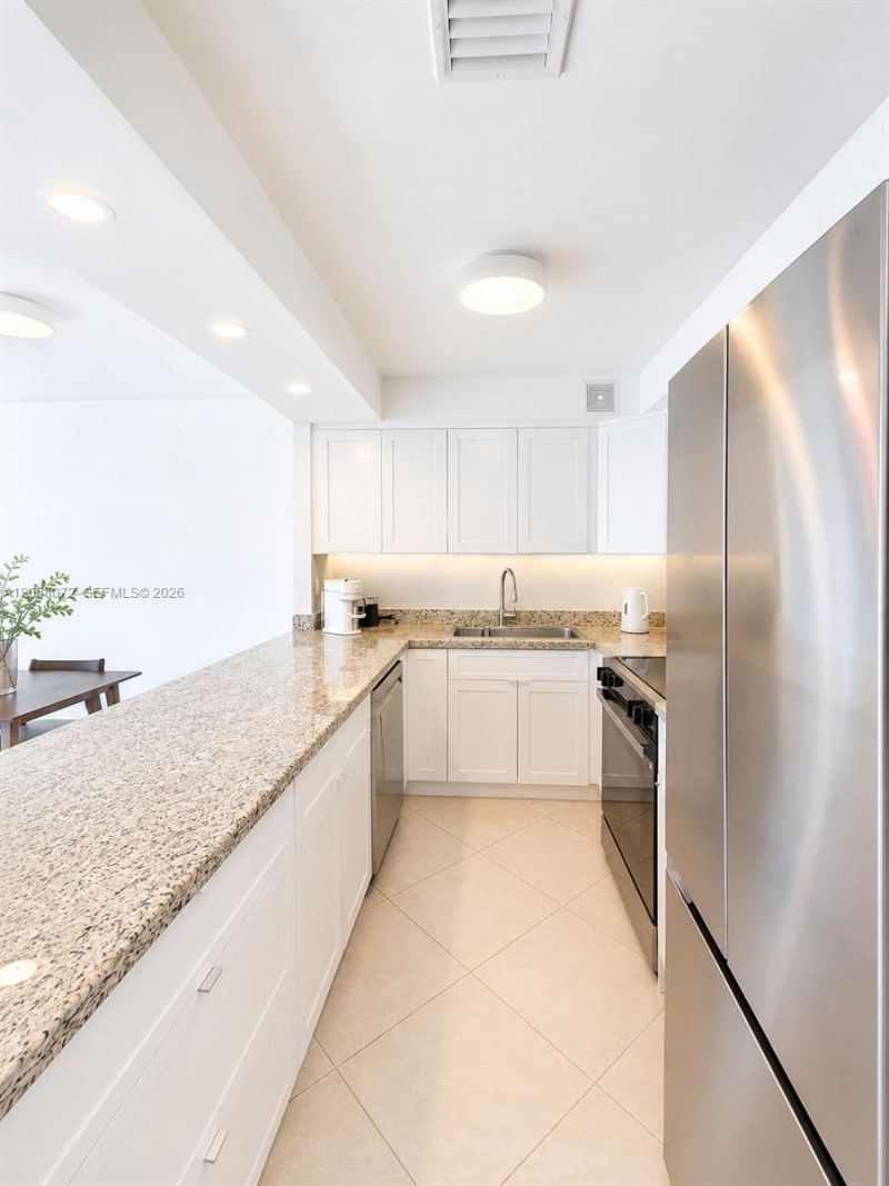 5838 Collins Ave, Unit 5G, Miami Beach, FL 33140 Photo