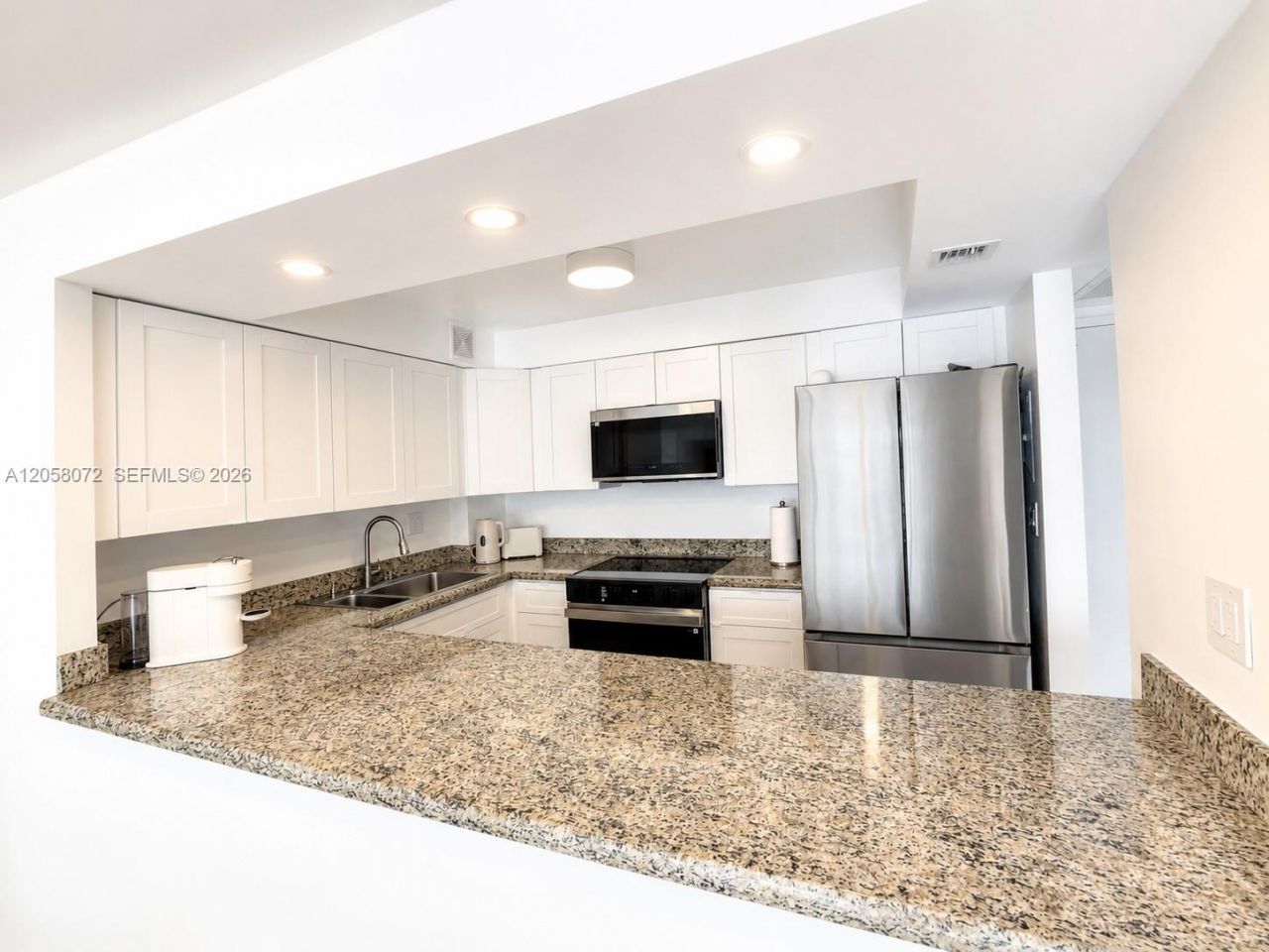5838 Collins Ave, Unit 5G, Miami Beach, FL 33140 Photo
