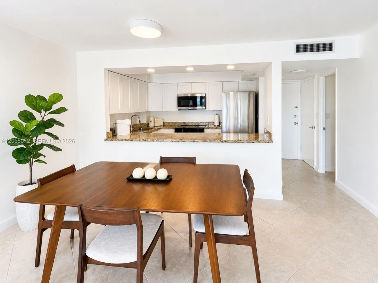 5838 Collins Ave, Unit 5G, Miami Beach, FL 33140 Photo
