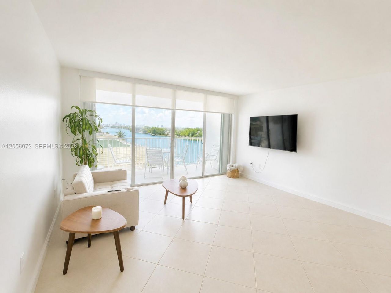 5838 Collins Ave, Unit 5G, Miami Beach, FL 33140 Photo