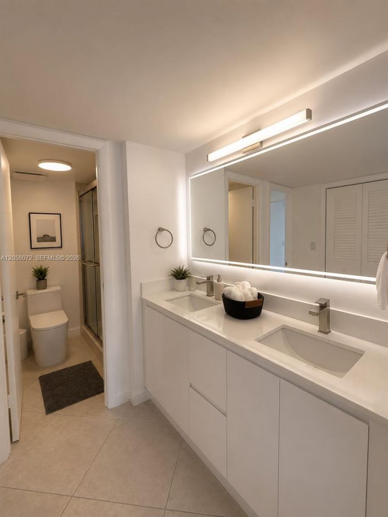 5838 Collins Ave, Unit 5G, Miami Beach, FL 33140 Photo