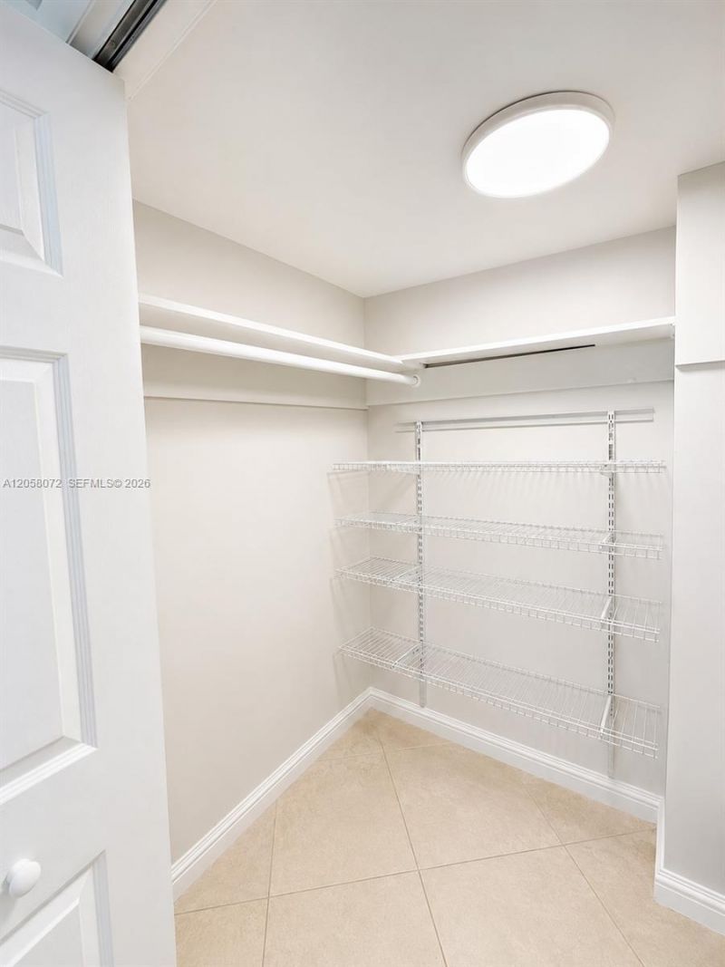 5838 Collins Ave, Unit 5G, Miami Beach, FL 33140 Photo