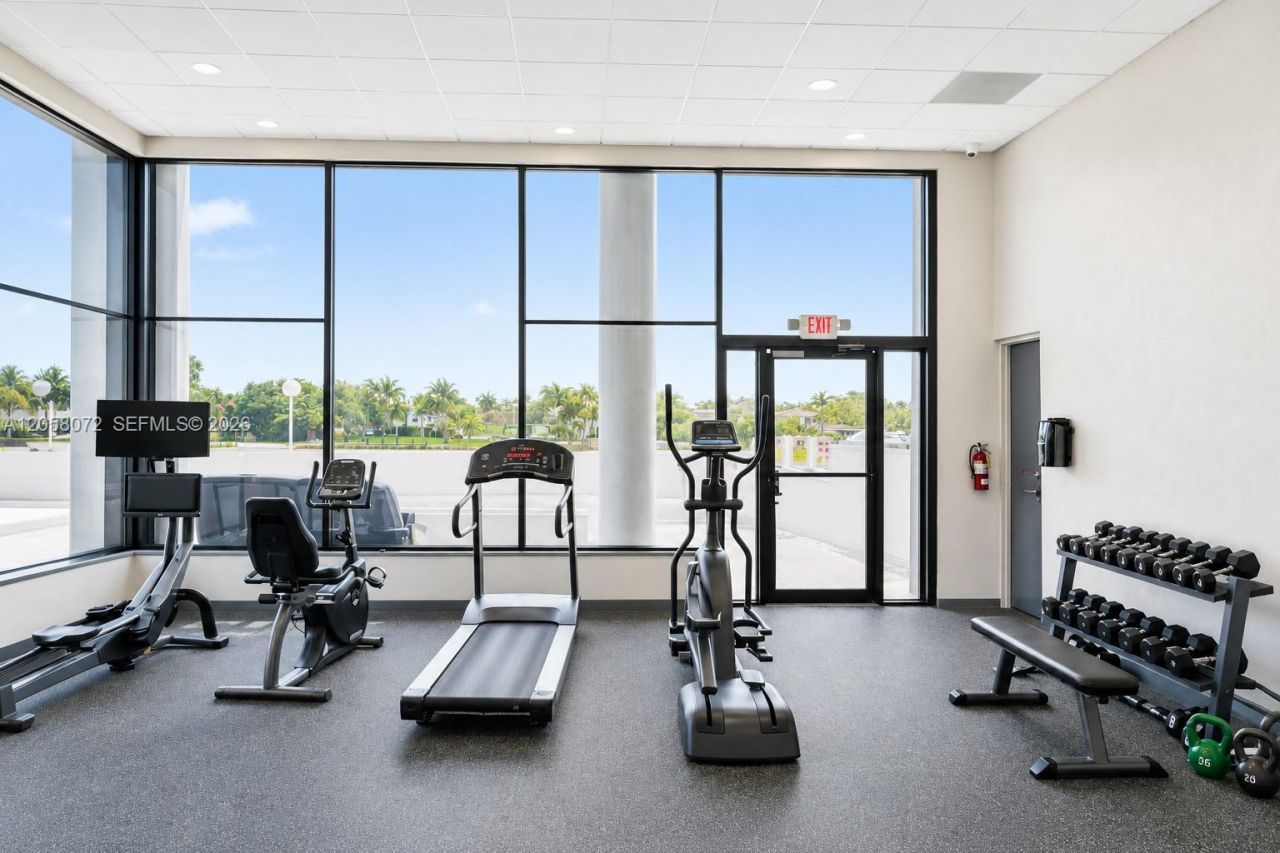 5838 Collins Ave, Unit 5G, Miami Beach, FL 33140 Photo