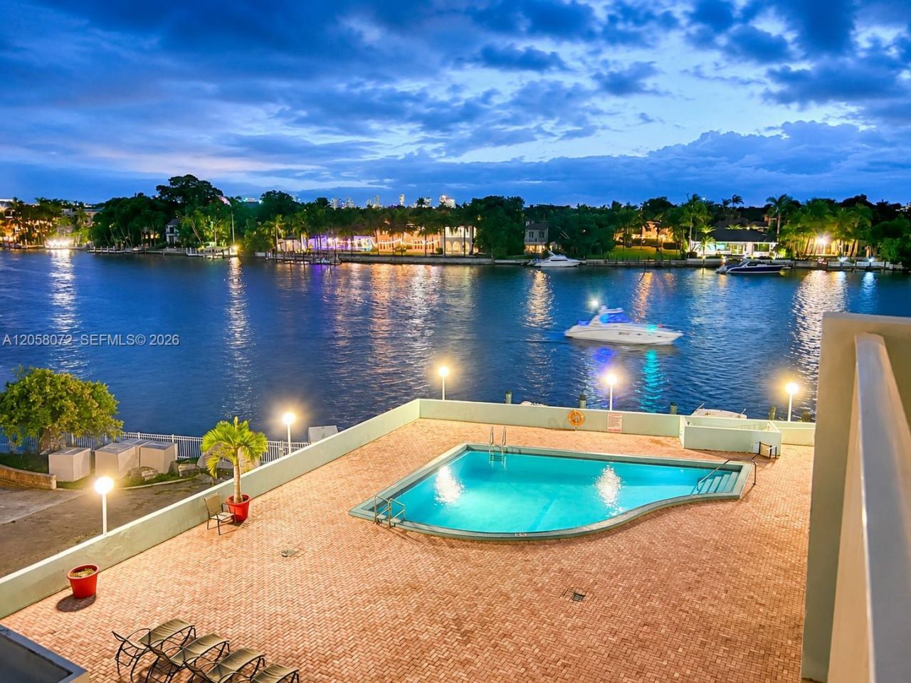 5838 Collins Ave, Unit 5G, Miami Beach, FL 33140 Photo