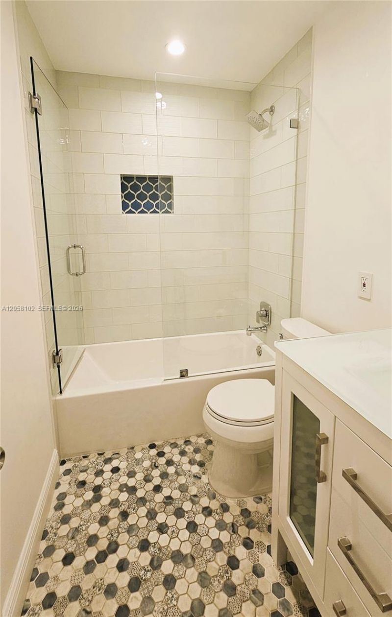 6550 SW 28th St , Miami, FL 33155 Photo