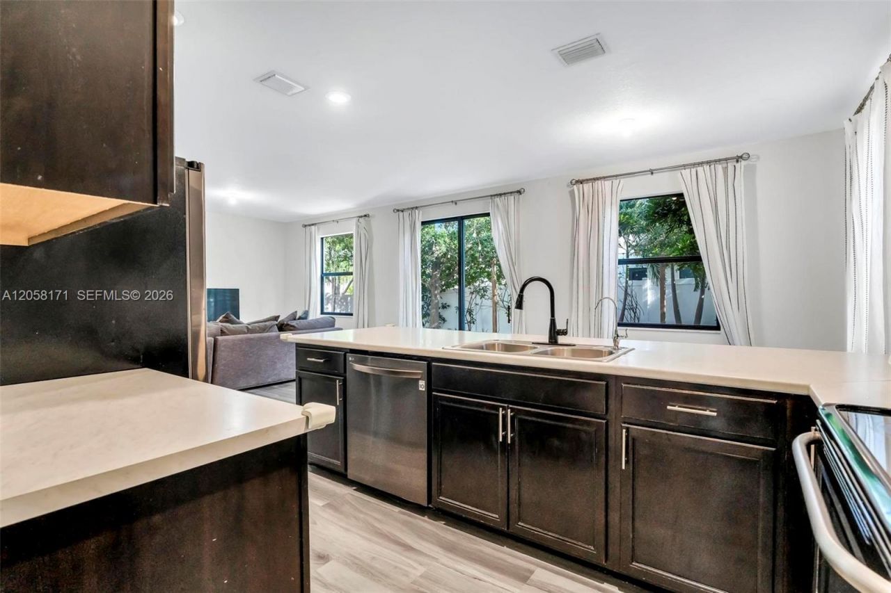 3506 W 106th Ter , Hialeah, FL 33018 Photo