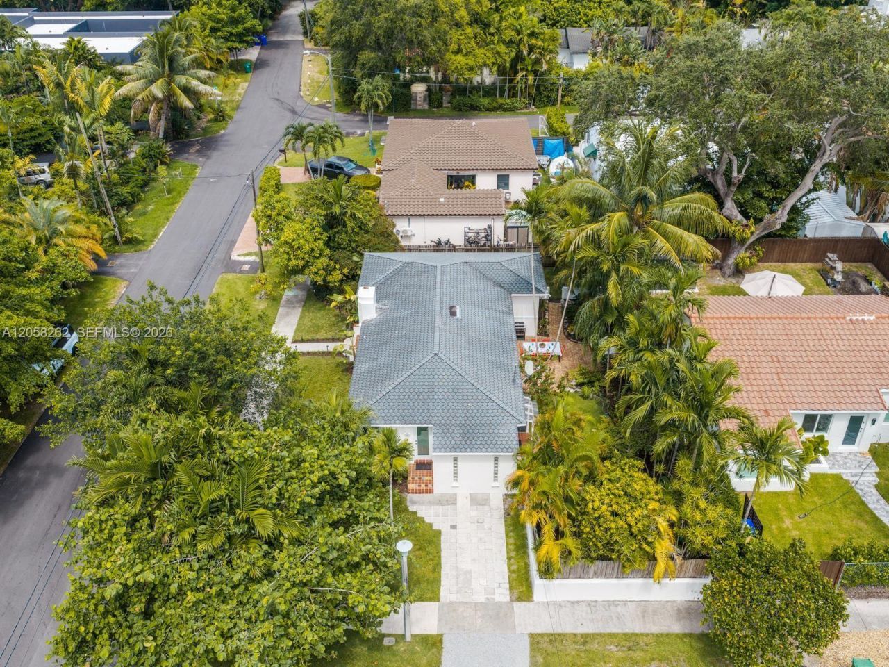 830 NE 83rd St , Miami, FL 33138 Photo