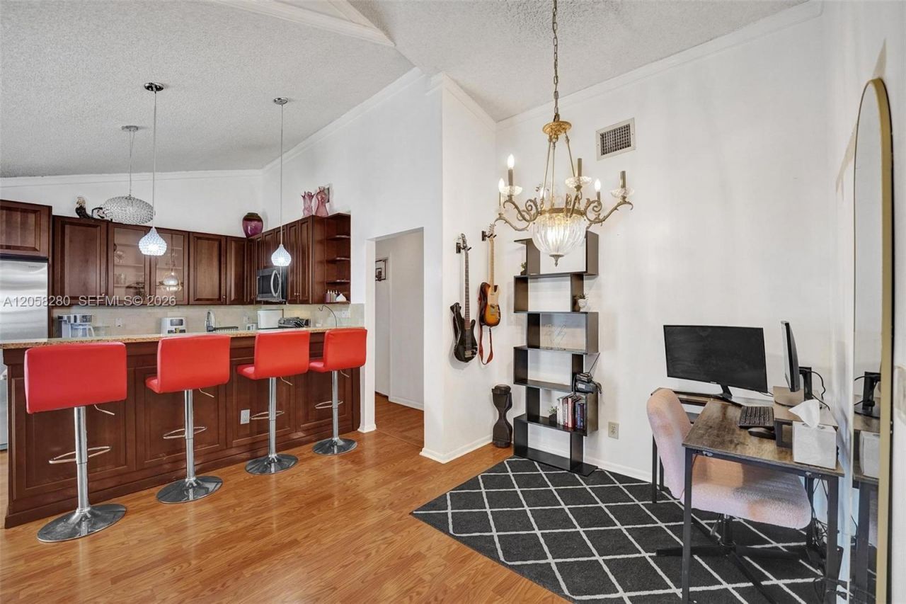 1720 W Oak Knoll Cir, Davie, FL 33324 Photo