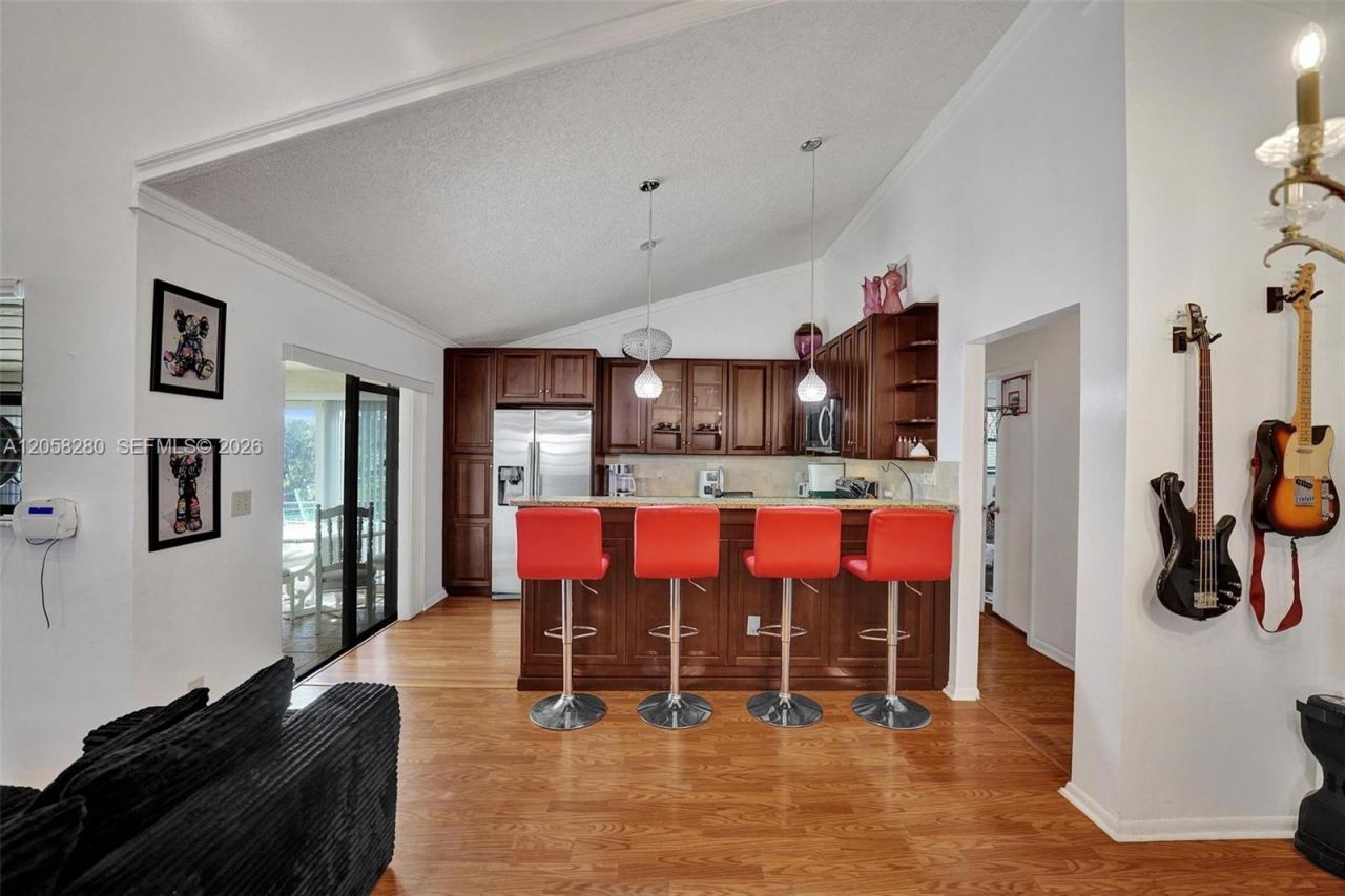 1720 W Oak Knoll Cir, Davie, FL 33324 Photo