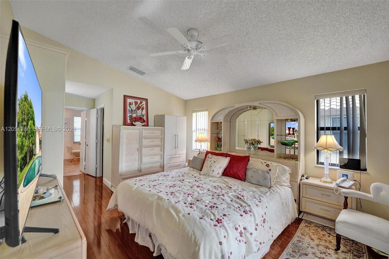 1720 W Oak Knoll Cir, Davie, FL 33324 Photo