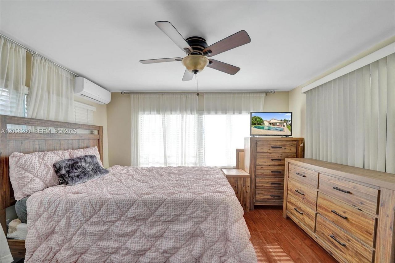 1720 W Oak Knoll Cir, Davie, FL 33324 Photo