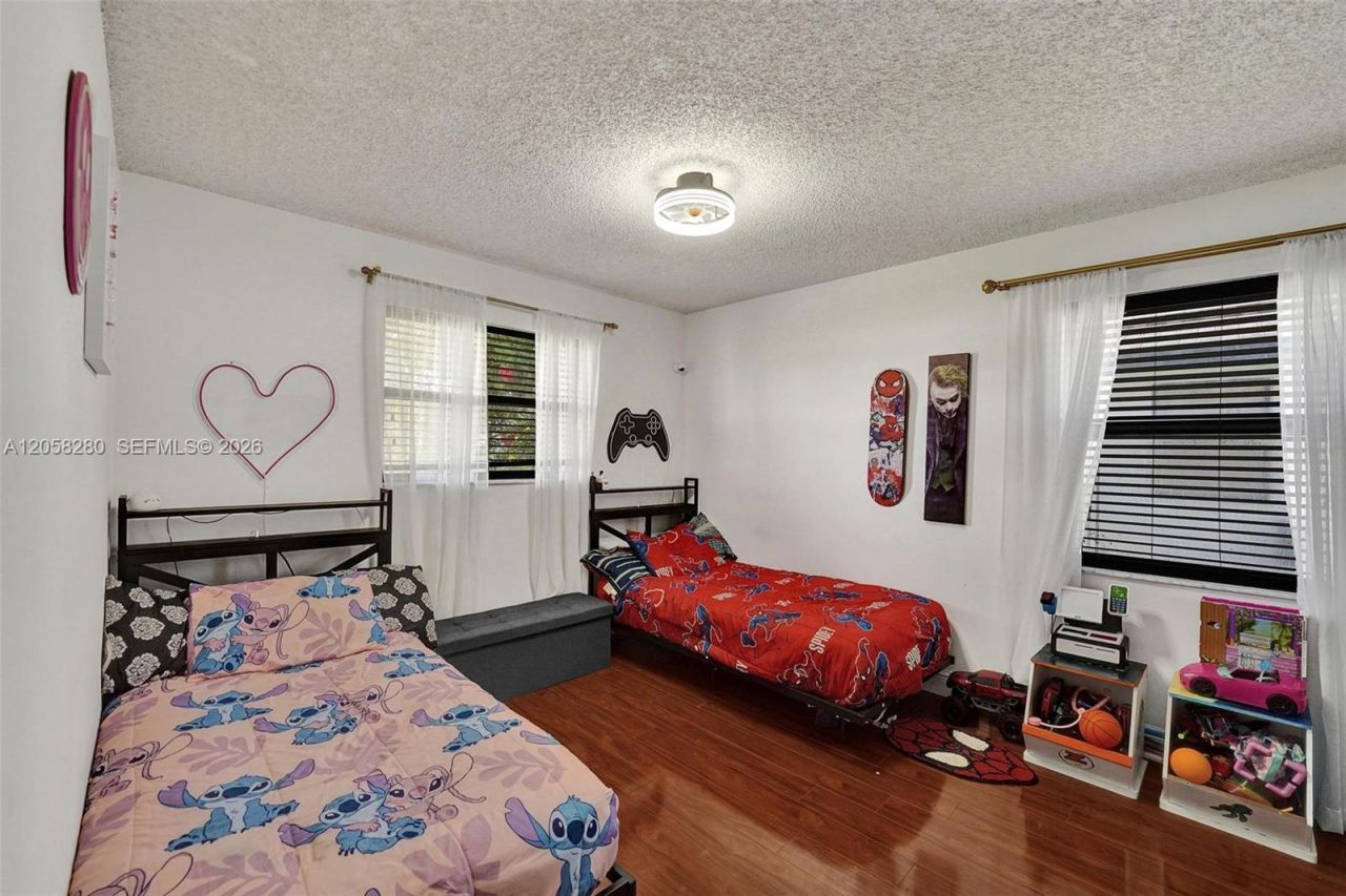 1720 W Oak Knoll Cir, Davie, FL 33324 Photo
