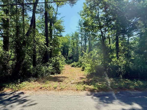 19 Quanapoag Rd, Freetown, MA 02717