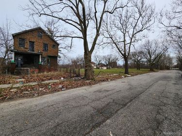1528 GRAY Street , Detroit, MI 48215