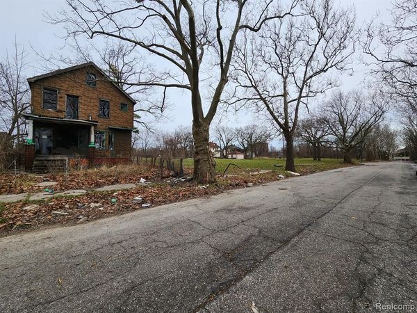 1528 GRAY Street , Detroit, MI 48215