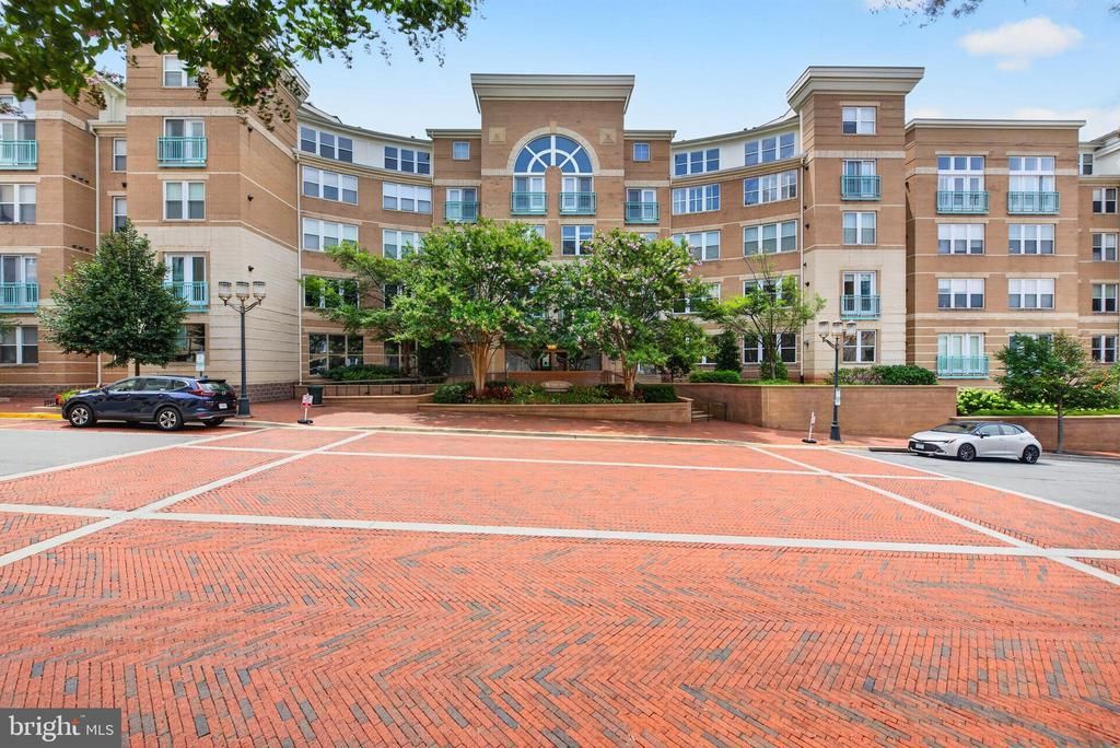 12001 Market Street, Unit 277, Reston, VA 20190 Main Photo