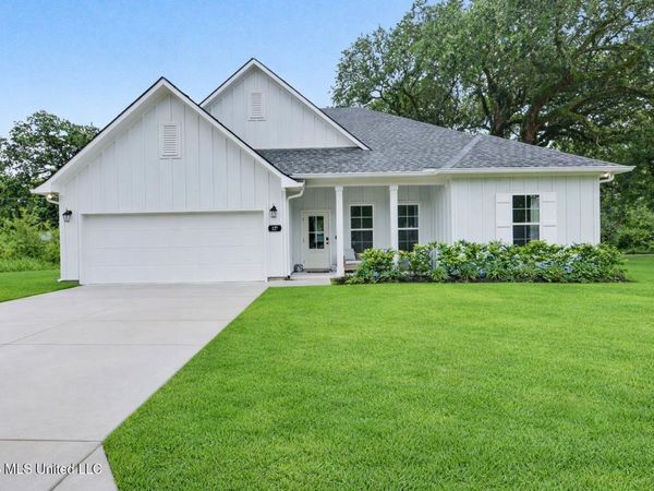 127 Le Moyne Street, Bay Saint Louis, MS 39520