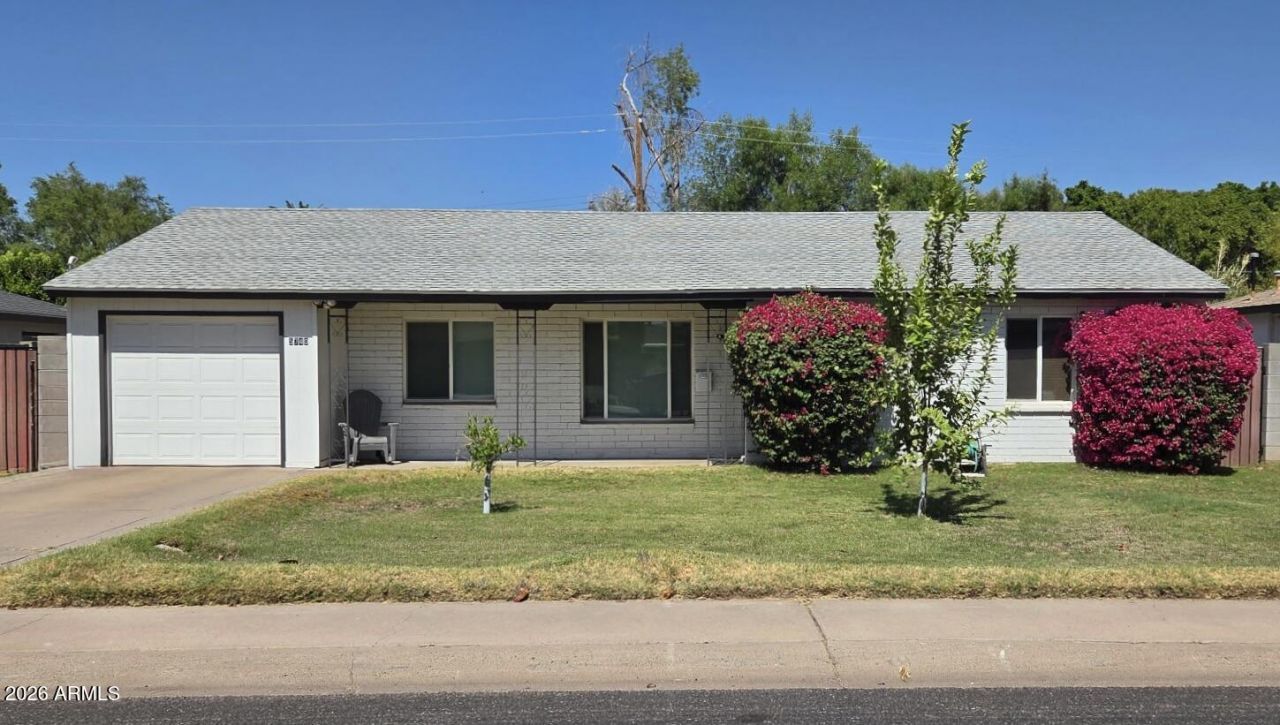 5740 N 11th Place, Phoenix, AZ 85014 Main Photo