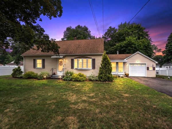 116 Kensington St, Agawam, MA 01030