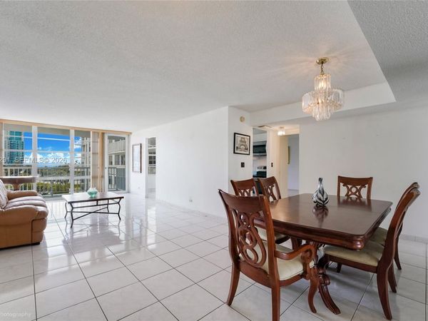 231 174th St, Unit 617, Sunny Isles Beach, FL 33160