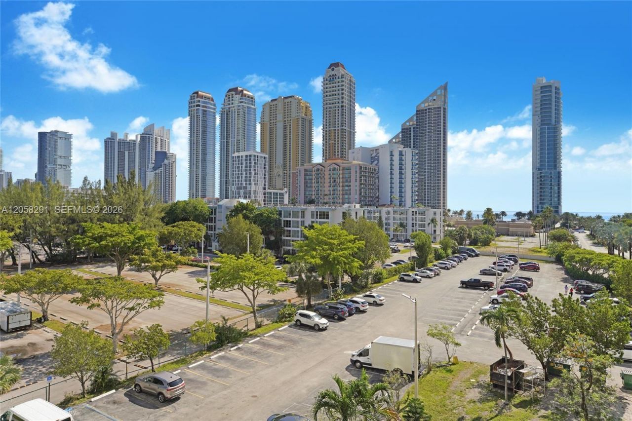 231 174th St, Unit 617, Sunny Isles Beach, FL 33160 Photo