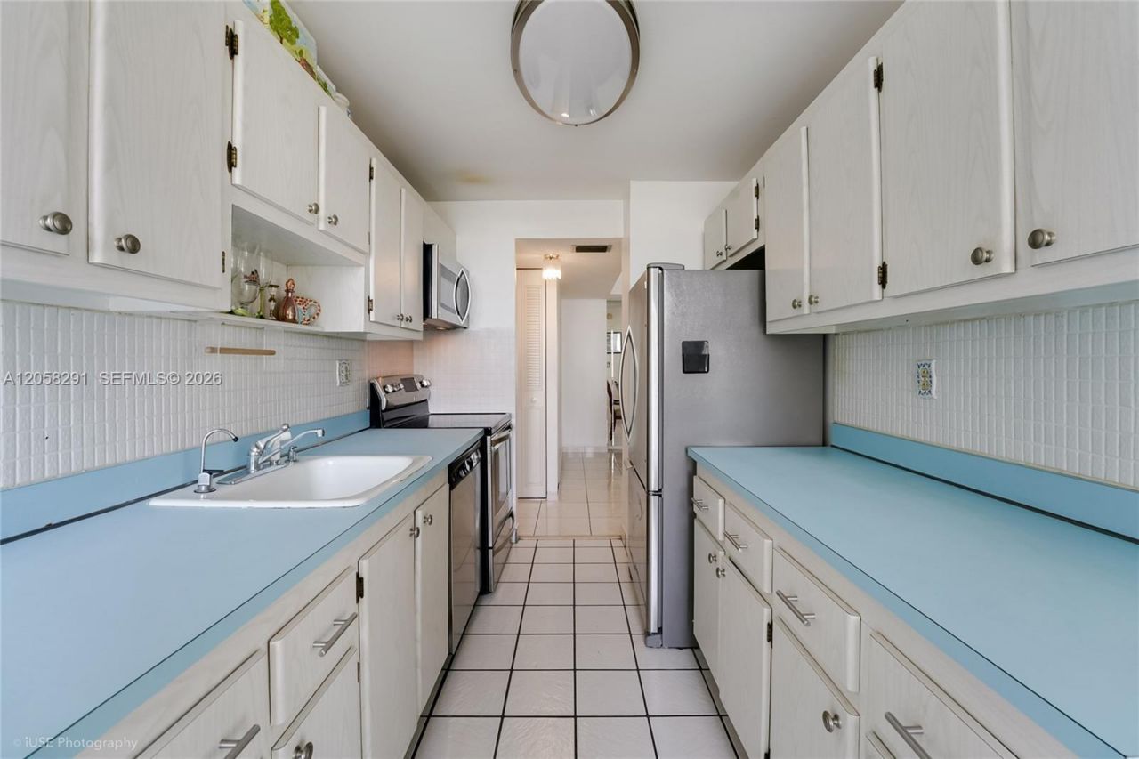 231 174th St, Unit 617, Sunny Isles Beach, FL 33160 Photo