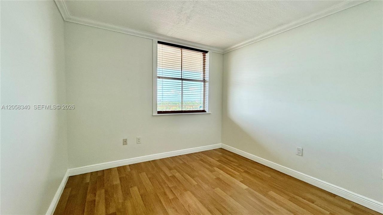 900 SW 8th St, Unit 1501, Miami, FL 33130 Photo