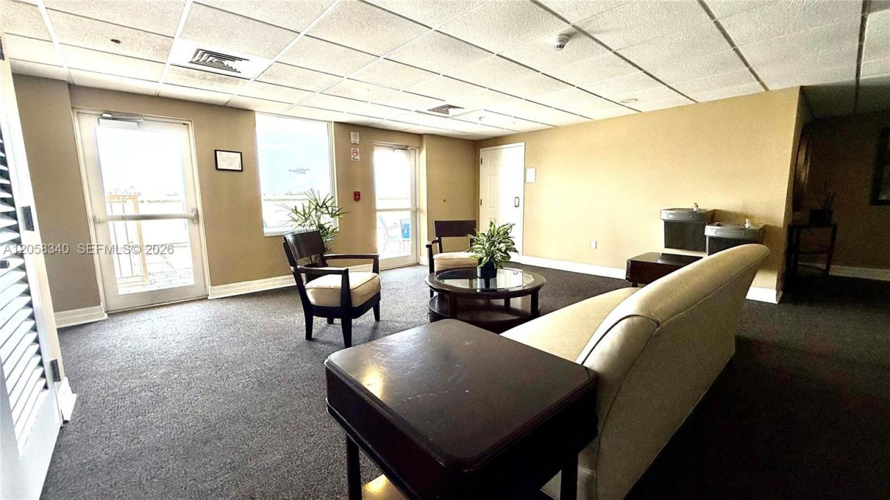 900 SW 8th St, Unit 1501, Miami, FL 33130 Photo