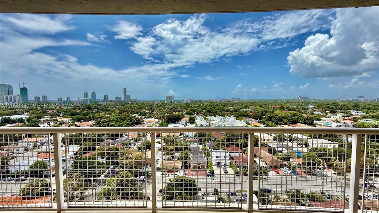 900 SW 8th St, Unit 1501, Miami, FL 33130 Photo