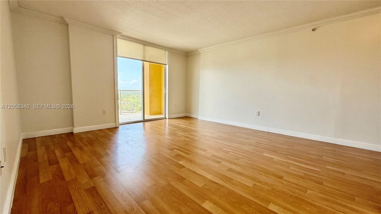 900 SW 8th St, Unit 1501, Miami, FL 33130 Photo