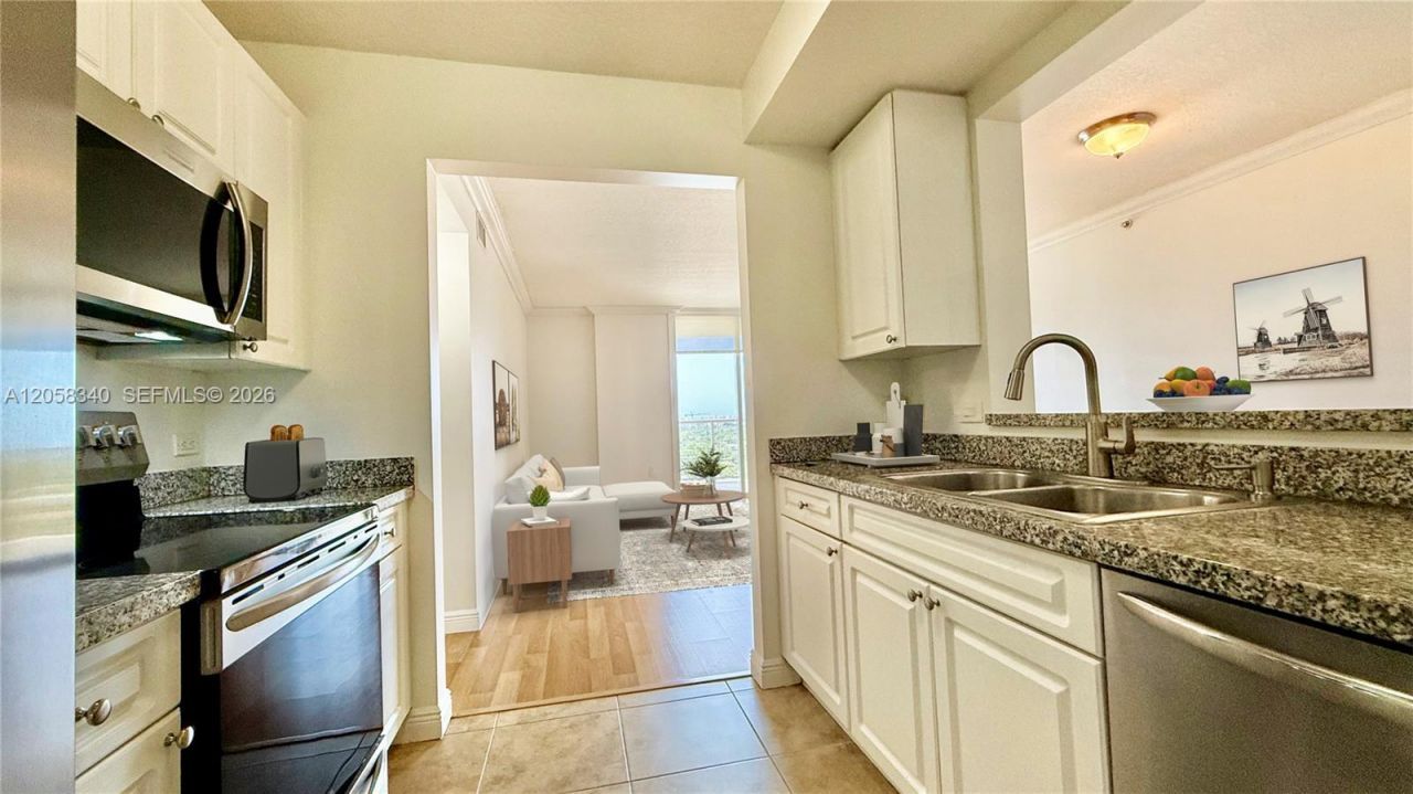 900 SW 8th St, Unit 1501, Miami, FL 33130 Photo