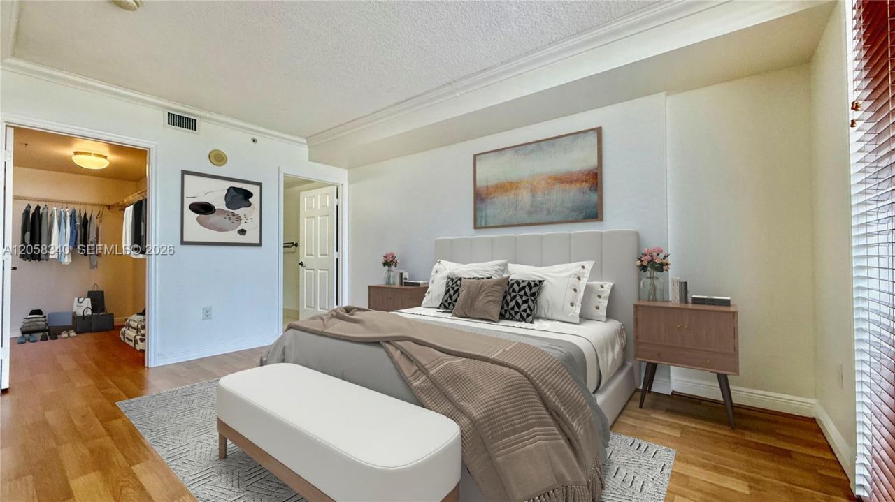 900 SW 8th St, Unit 1501, Miami, FL 33130 Photo