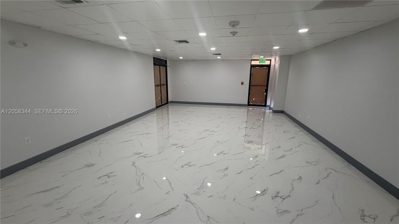 17001 N Bay Rd , Unit COMMERCIAL, Sunny Isles Beach, FL 33160 Photo