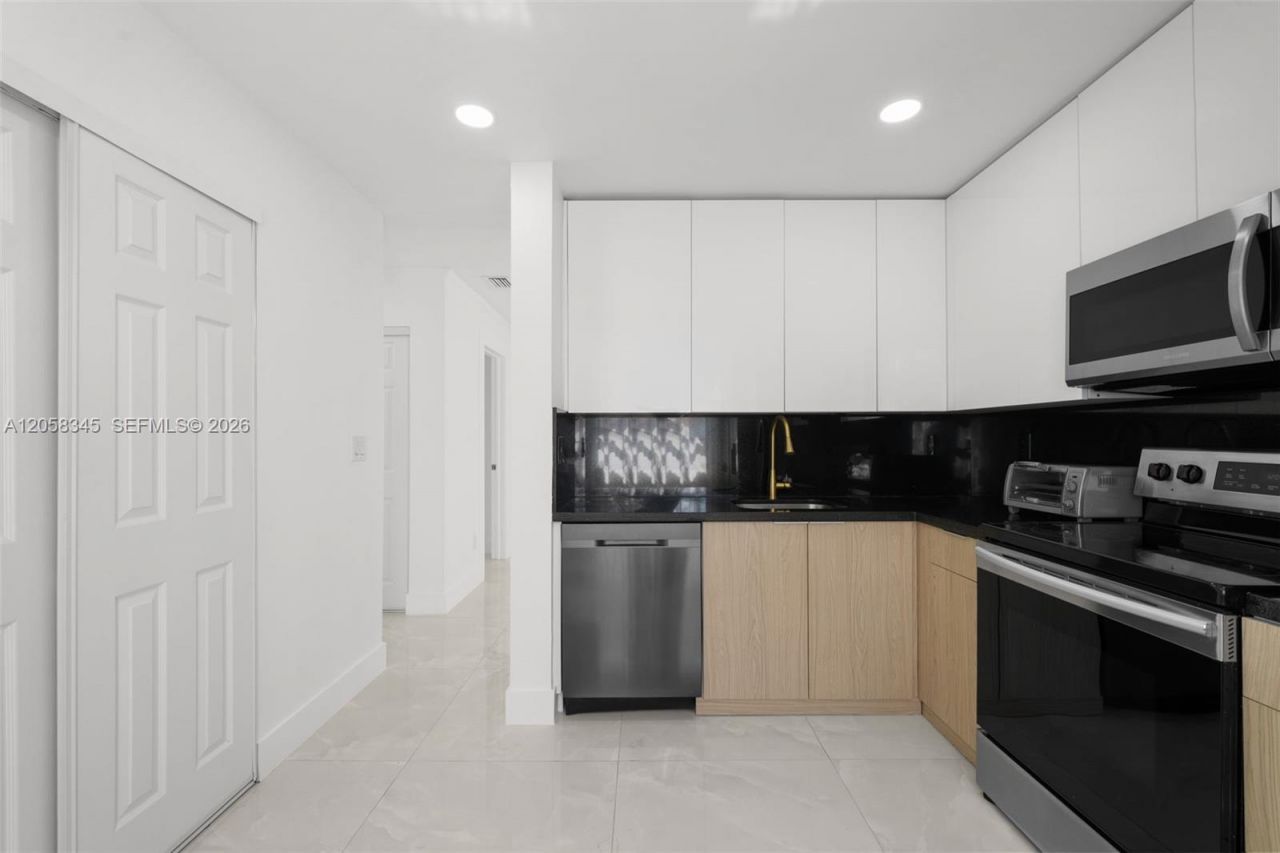 3571 Magellan Cir , Unit 343-4, Aventura, FL 33180 Photo