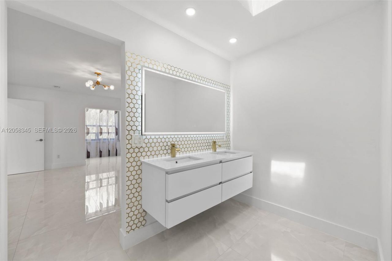3571 Magellan Cir , Unit 343-4, Aventura, FL 33180 Photo
