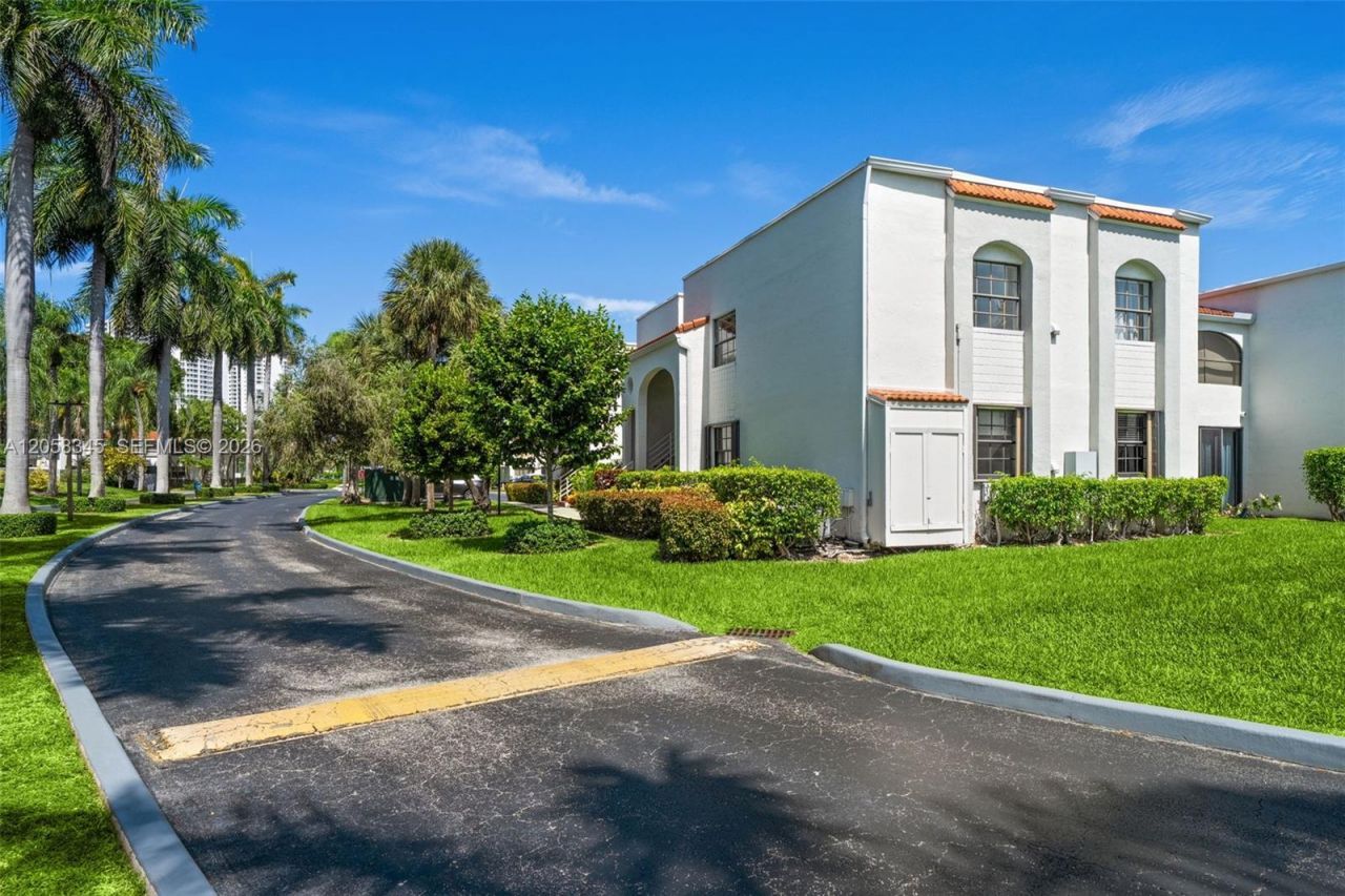 3571 Magellan Cir , Unit 343-4, Aventura, FL 33180 Photo