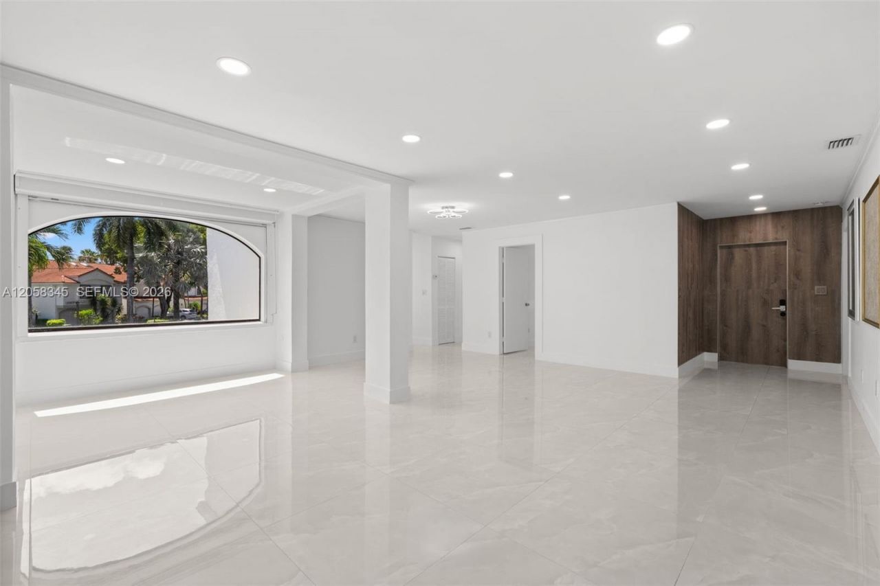 3571 Magellan Cir , Unit 343-4, Aventura, FL 33180 Photo