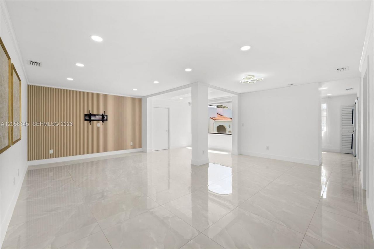 3571 Magellan Cir , Unit 343-4, Aventura, FL 33180 Photo