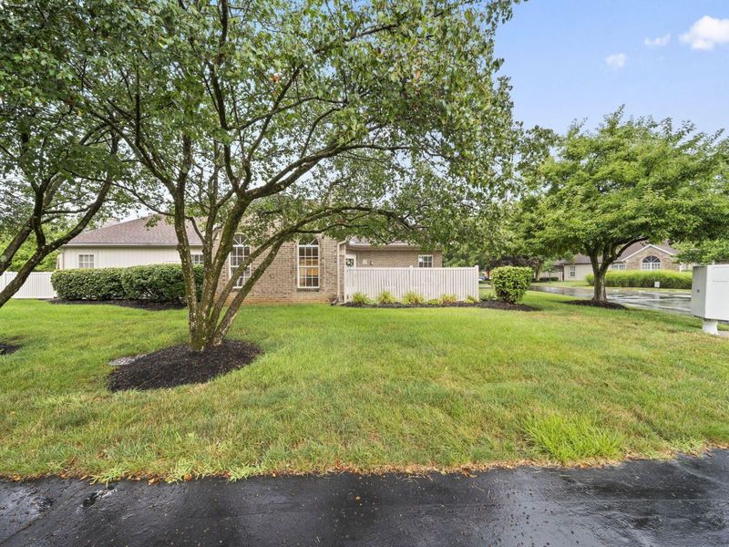 277 Pointe Place, Westerville, OH 43082 Photo 2