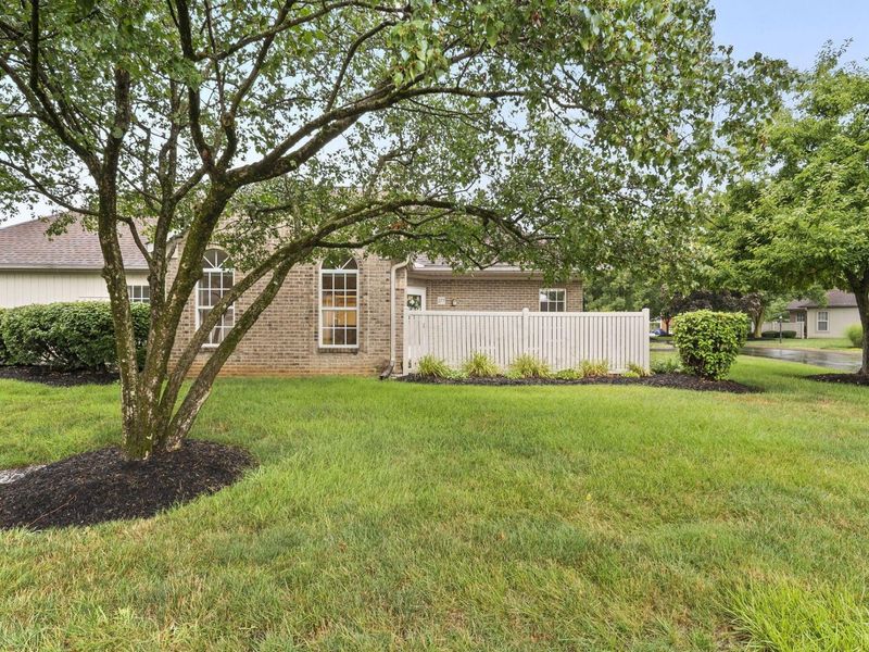 277 Pointe Place, Westerville, OH 43082 Photo 3