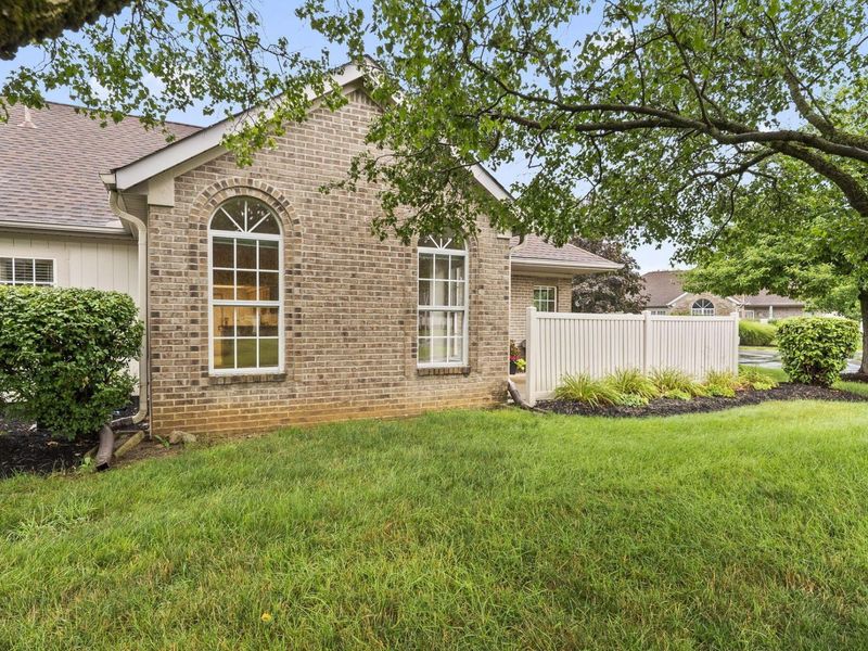 277 Pointe Place, Westerville, OH 43082 Photo 4