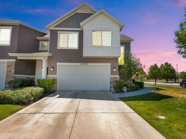12772 S VILLAGE DR , Riverton, UT 84065
